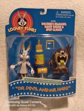 Vintage Looney tunes Dr. Devil & Mr. Hare action figures set